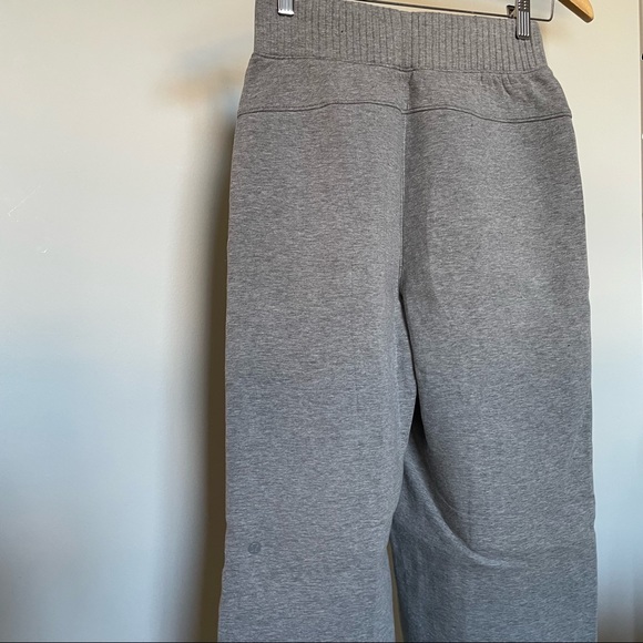 Lululemon Limited Edition Grey Culottes (wide leg capri) - Picture 2 of 4